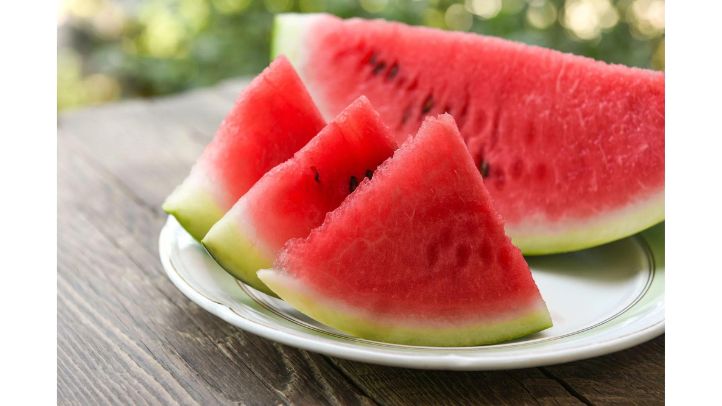 30-foods-high-in-water-that-can-help-prevent-dehydration - watermelon